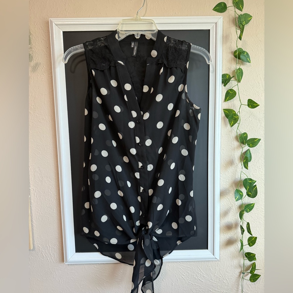 Black and White Polka Dot Sleeveless Blouse